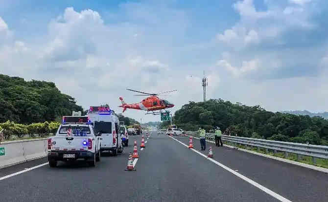来凤高速公路汽车救援案例
